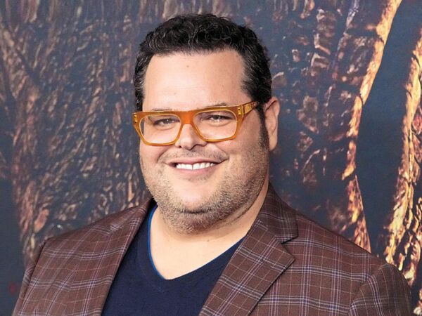 Josh Gad Gets Real: Family, Loss and Laughter in His Heartfelt New Book