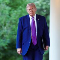 President Trump Makes More Changes to ‘Beautify’ White House Grounds, Adds 5th Statue to Rose Garden